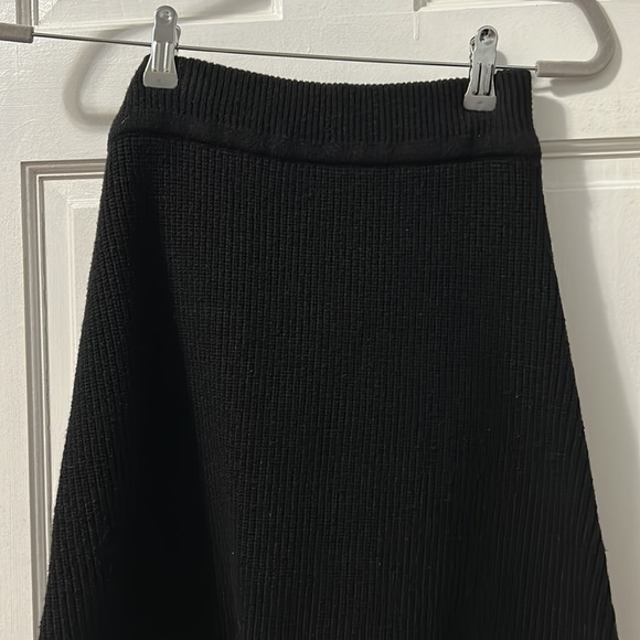 Skirt - Picture 2 of 4
